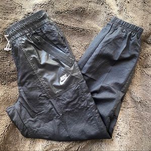 Nike Woven Cargo Pants